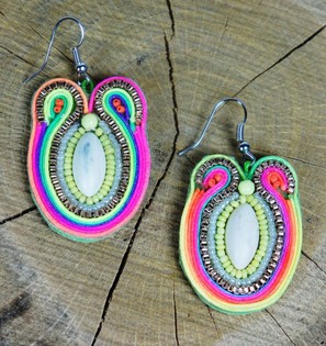 Orecchini colorati stile Ibiza (1 pz)