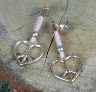 Orecchini a cuore rosa chiaro (1 pz)