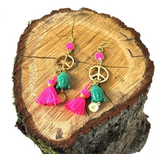 Orecchini fucsia / verde Buddha (1 pz)