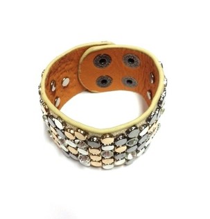 Bracciale Largo di Lusso Taupe con Borchie e Strass (1 pz)