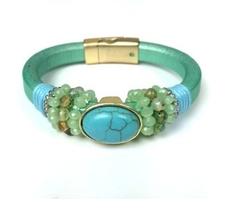 Bracciale verde menta con pietra turchese (1 pz)