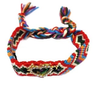 BRACCIALETTO INTRECCIATO STILE IBIZA MULTICOLORE CON CUORE DI STRASS (1 pz)