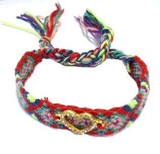 Bracciale Intrecciato Multicolor Stile Ibiza con Cuore di Strass (1 pz)