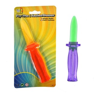 Coltello finto retrattile per scherzi su cartoncino (24 pz.)