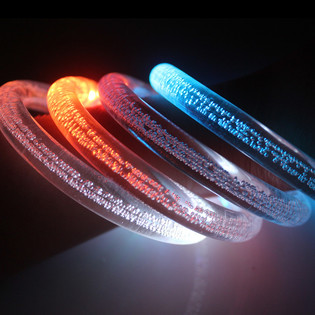 BRACCIALETTI LUMINOSI SU CARD (12 pz.)